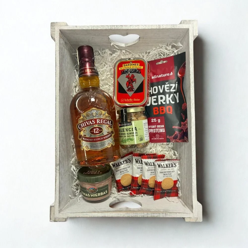 Dárkový Dřevěný Podnos s Alkoholem - Chivas Regal 0,7l 40%